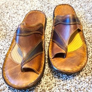 Born size 8 sandles